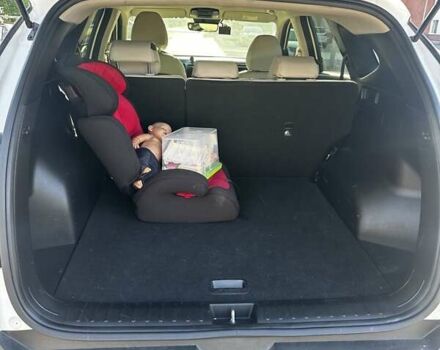 Белый Хендай Туксон, объемом двигателя 2 л и пробегом 163 тыс. км за 27500 $, фото 30 на Automoto.ua