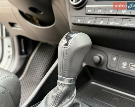 Белый Хендай Туксон, объемом двигателя 2 л и пробегом 50 тыс. км за 23800 $, фото 65 на Automoto.ua