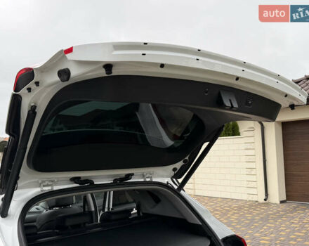 Белый Хендай Туксон, объемом двигателя 2 л и пробегом 50 тыс. км за 23800 $, фото 76 на Automoto.ua