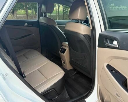 Белый Хендай Туксон, объемом двигателя 2.4 л и пробегом 48 тыс. км за 5900 $, фото 11 на Automoto.ua