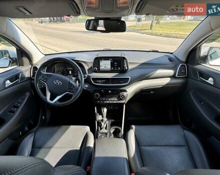 Білий Хендай Туксон, об'ємом двигуна 2 л та пробігом 109 тис. км за 23500 $, фото 10 на Automoto.ua