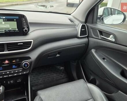 Белый Хендай Туксон, объемом двигателя 2 л и пробегом 42 тыс. км за 23900 $, фото 7 на Automoto.ua