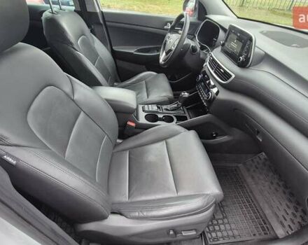 Белый Хендай Туксон, объемом двигателя 2 л и пробегом 42 тыс. км за 23900 $, фото 5 на Automoto.ua