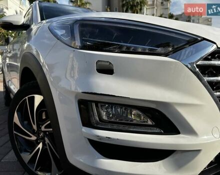 Белый Хендай Туксон, объемом двигателя 2 л и пробегом 50 тыс. км за 22500 $, фото 9 на Automoto.ua