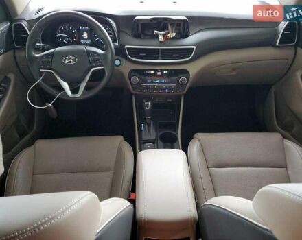 Белый Хендай Туксон, объемом двигателя 2.4 л и пробегом 20 тыс. км за 4100 $, фото 7 на Automoto.ua