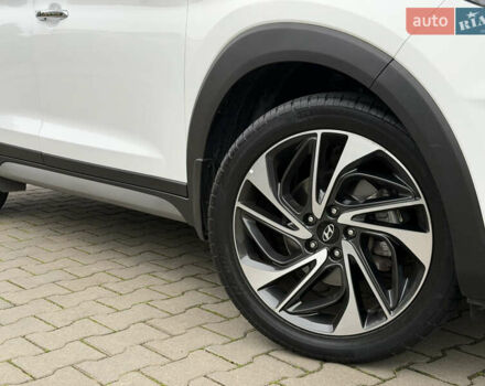 Белый Хендай Туксон, объемом двигателя 2 л и пробегом 50 тыс. км за 23800 $, фото 50 на Automoto.ua