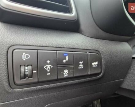 Белый Хендай Туксон, объемом двигателя 2 л и пробегом 42 тыс. км за 23900 $, фото 15 на Automoto.ua