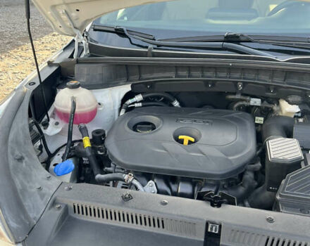 Белый Хендай Туксон, объемом двигателя 2 л и пробегом 148 тыс. км за 17850 $, фото 23 на Automoto.ua