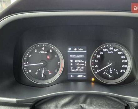 Белый Хендай Туксон, объемом двигателя 2 л и пробегом 42 тыс. км за 23900 $, фото 22 на Automoto.ua