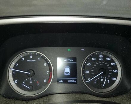 Белый Хендай Туксон, объемом двигателя 2 л и пробегом 97 тыс. км за 2900 $, фото 8 на Automoto.ua