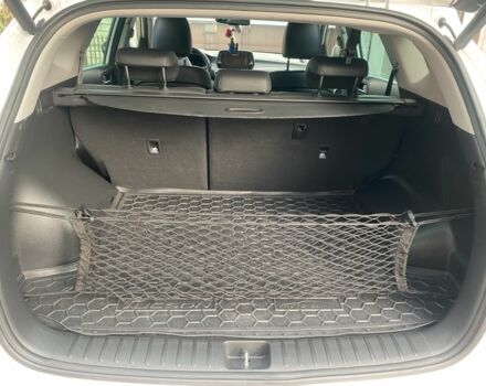 Білий Хендай Туксон, об'ємом двигуна 2 л та пробігом 50 тис. км за 21999 $, фото 16 на Automoto.ua