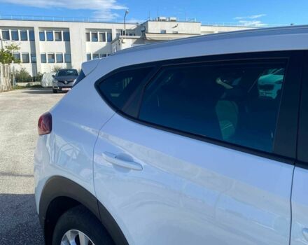 Белый Хендай Туксон, объемом двигателя 1.6 л и пробегом 77 тыс. км за 15700 $, фото 8 на Automoto.ua