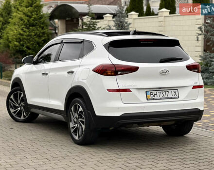 Белый Хендай Туксон, объемом двигателя 2 л и пробегом 50 тыс. км за 23800 $, фото 11 на Automoto.ua