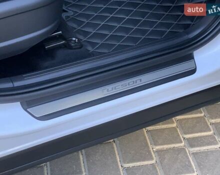 Белый Хендай Туксон, объемом двигателя 1.6 л и пробегом 97 тыс. км за 32800 $, фото 53 на Automoto.ua