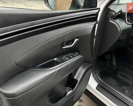 Белый Хендай Туксон, объемом двигателя 2 л и пробегом 123 тыс. км за 22800 $, фото 41 на Automoto.ua