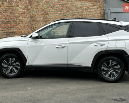 Белый Хендай Туксон, объемом двигателя 2 л и пробегом 123 тыс. км за 22800 $, фото 17 на Automoto.ua