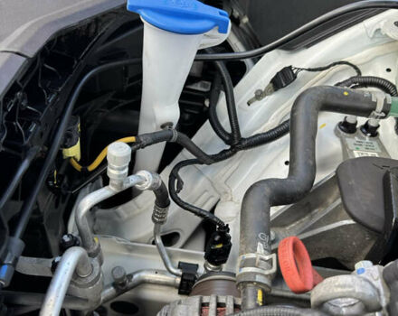 Белый Хендай Туксон, объемом двигателя 2 л и пробегом 58 тыс. км за 26900 $, фото 28 на Automoto.ua