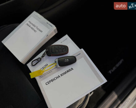 Белый Хендай Туксон, объемом двигателя 2 л и пробегом 147 тыс. км за 23700 $, фото 123 на Automoto.ua