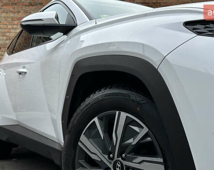 Белый Хендай Туксон, объемом двигателя 2 л и пробегом 123 тыс. км за 22800 $, фото 11 на Automoto.ua