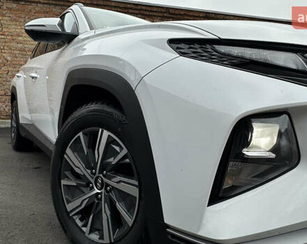 Белый Хендай Туксон, объемом двигателя 2 л и пробегом 123 тыс. км за 22800 $, фото 32 на Automoto.ua