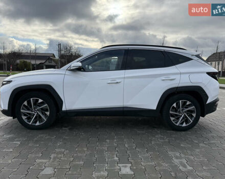 Белый Хендай Туксон, объемом двигателя 2 л и пробегом 41 тыс. км за 24650 $, фото 6 на Automoto.ua