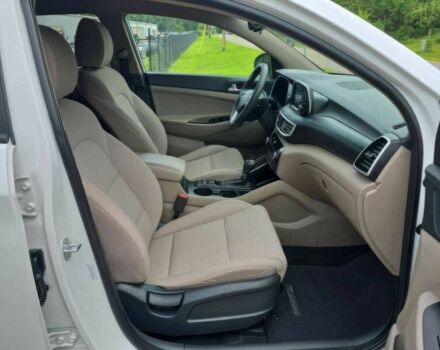 Белый Хендай Туксон, объемом двигателя 2.4 л и пробегом 26 тыс. км за 13000 $, фото 6 на Automoto.ua