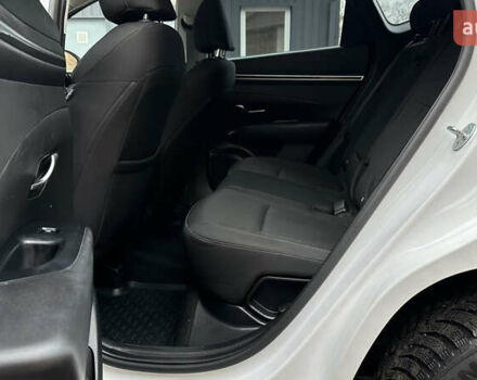 Белый Хендай Туксон, объемом двигателя 2 л и пробегом 123 тыс. км за 22800 $, фото 40 на Automoto.ua