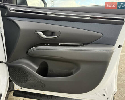 Белый Хендай Туксон, объемом двигателя 2 л и пробегом 41 тыс. км за 24650 $, фото 23 на Automoto.ua