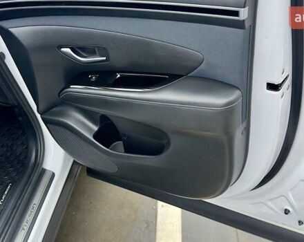 Білий Хендай Туксон, об'ємом двигуна 2 л та пробігом 67 тис. км за 24500 $, фото 40 на Automoto.ua