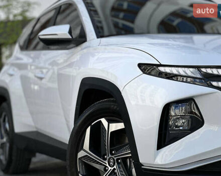 Белый Хендай Туксон, объемом двигателя 2.5 л и пробегом 47 тыс. км за 30000 $, фото 5 на Automoto.ua