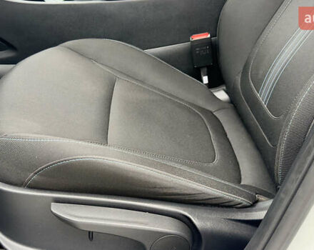 Білий Хендай Туксон, об'ємом двигуна 2 л та пробігом 67 тис. км за 24500 $, фото 15 на Automoto.ua