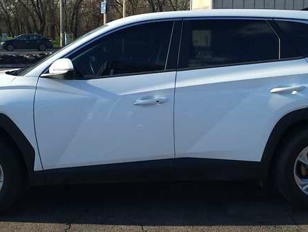 Белый Хендай Туксон, объемом двигателя 2 л и пробегом 108 тыс. км за 27999 $, фото 2 на Automoto.ua
