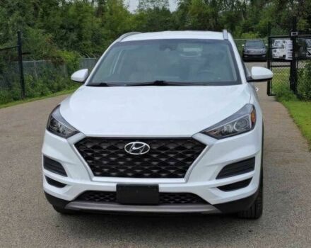 Белый Хендай Туксон, объемом двигателя 2.4 л и пробегом 26 тыс. км за 13000 $, фото 1 на Automoto.ua