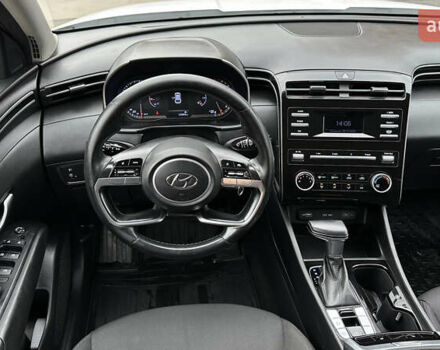 Белый Хендай Туксон, объемом двигателя 2 л и пробегом 123 тыс. км за 22800 $, фото 43 на Automoto.ua