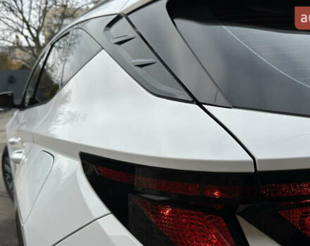 Белый Хендай Туксон, объемом двигателя 2 л и пробегом 123 тыс. км за 22800 $, фото 27 на Automoto.ua