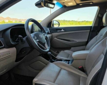 Белый Хендай Туксон, объемом двигателя 2.4 л и пробегом 21 тыс. км за 9800 $, фото 6 на Automoto.ua