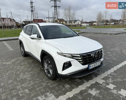Белый Хендай Туксон, объемом двигателя 2 л и пробегом 41 тыс. км за 24650 $, фото 1 на Automoto.ua