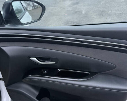 Белый Хендай Туксон, объемом двигателя 2 л и пробегом 89 тыс. км за 28100 $, фото 7 на Automoto.ua