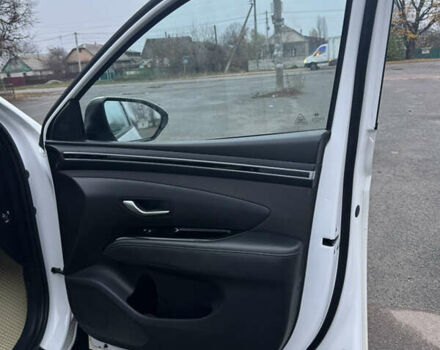 Белый Хендай Туксон, объемом двигателя 2 л и пробегом 89 тыс. км за 28100 $, фото 6 на Automoto.ua