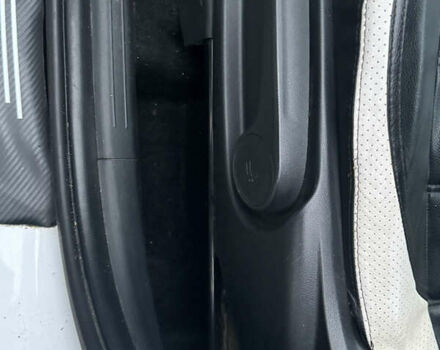 Белый Хендай Туксон, объемом двигателя 2 л и пробегом 89 тыс. км за 28100 $, фото 27 на Automoto.ua