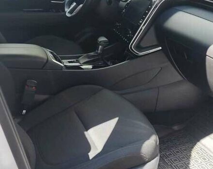 Белый Хендай Туксон, объемом двигателя 2 л и пробегом 16 тыс. км за 32300 $, фото 2 на Automoto.ua