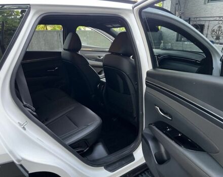 Белый Хендай Туксон, объемом двигателя 2.5 л и пробегом 9 тыс. км за 16000 $, фото 4 на Automoto.ua