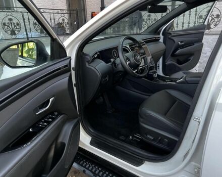 Белый Хендай Туксон, объемом двигателя 2.5 л и пробегом 9 тыс. км за 16000 $, фото 5 на Automoto.ua