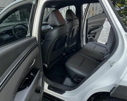 Белый Хендай Туксон, объемом двигателя 2.5 л и пробегом 9 тыс. км за 16000 $, фото 3 на Automoto.ua