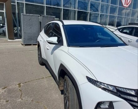 Білий Хендай Туксон, об'ємом двигуна 2 л та пробігом 84 тис. км за 23500 $, фото 2 на Automoto.ua
