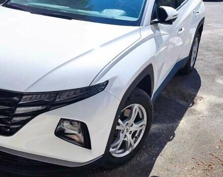 Белый Хендай Туксон, объемом двигателя 2 л и пробегом 16 тыс. км за 32300 $, фото 4 на Automoto.ua