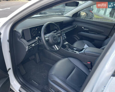 Белый Хендай Туксон, объемом двигателя 2.5 л и пробегом 3 тыс. км за 38243 $, фото 6 на Automoto.ua