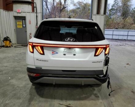 Белый Хендай Туксон, объемом двигателя 1.6 л и пробегом 8 тыс. км за 9000 $, фото 5 на Automoto.ua