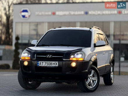 Хендай Туксон 2006 у Чернівцях на Automoto.ua Білий Хендай Туксон, об'ємом двигуна 2 л та пробігом 287 тис. км за 7650 $, фото 1 на Automoto.ua