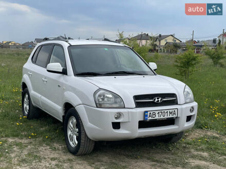 Хендай Туксон 2007 в Виннице на Automoto.ua Белый Хендай Туксон, объемом двигателя 1.99 л и пробегом 139 тыс. км за 9750 $, фото 1 на Automoto.ua